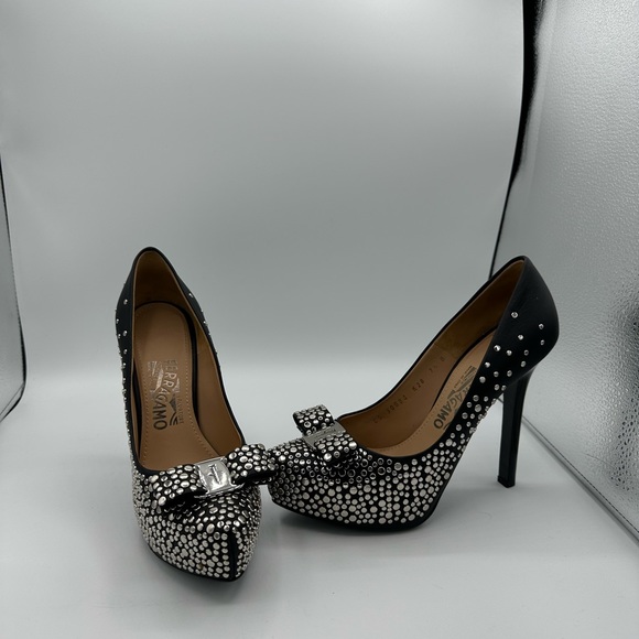 Black pump - Picture 7 of 9